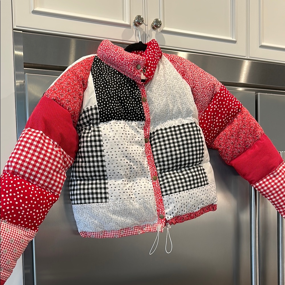 Stylish Women's Patchwork Puffer Jacket - Red, Black, White